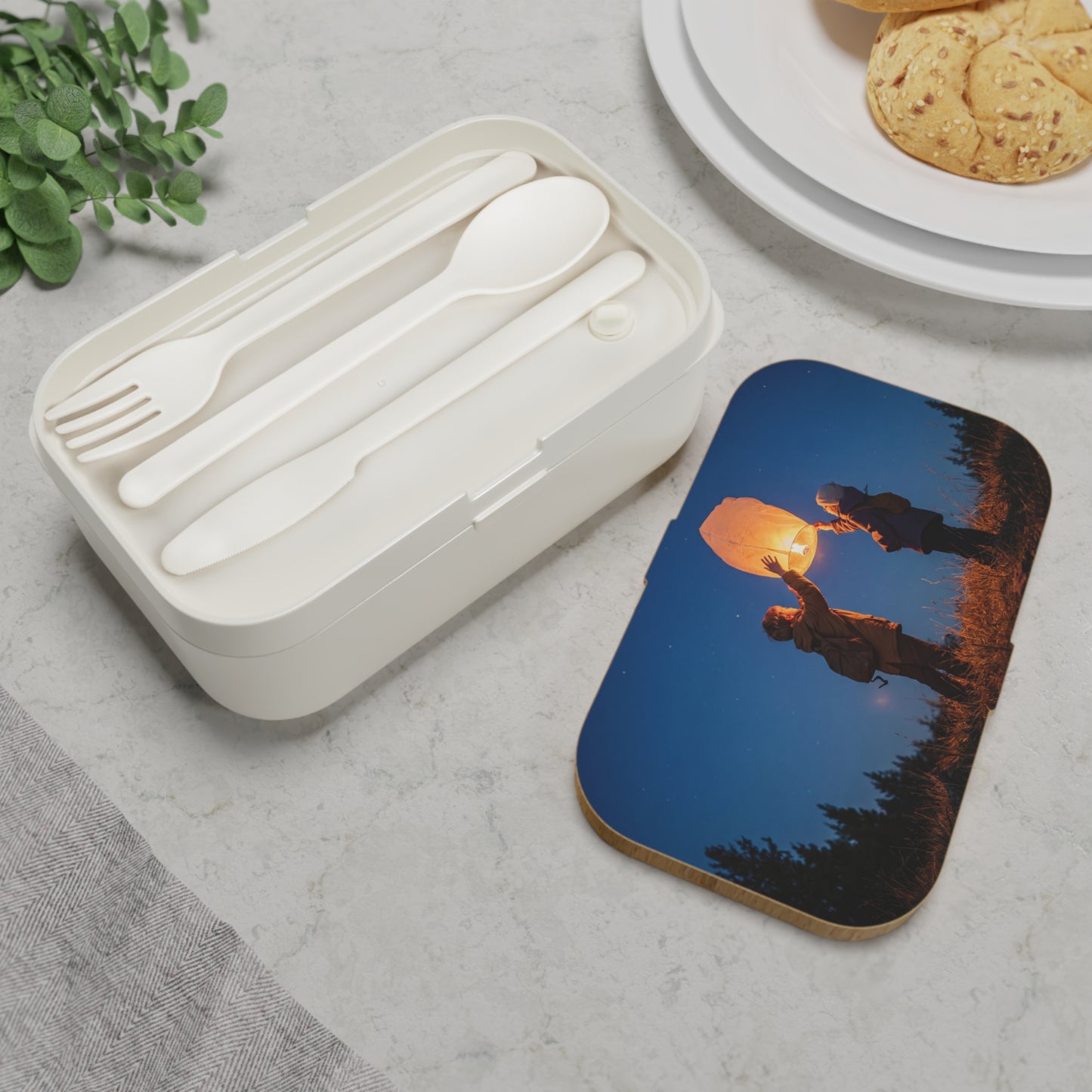 Starlit Lantern Bento Lunch Box – Shared Wishes Under Midnight Sky