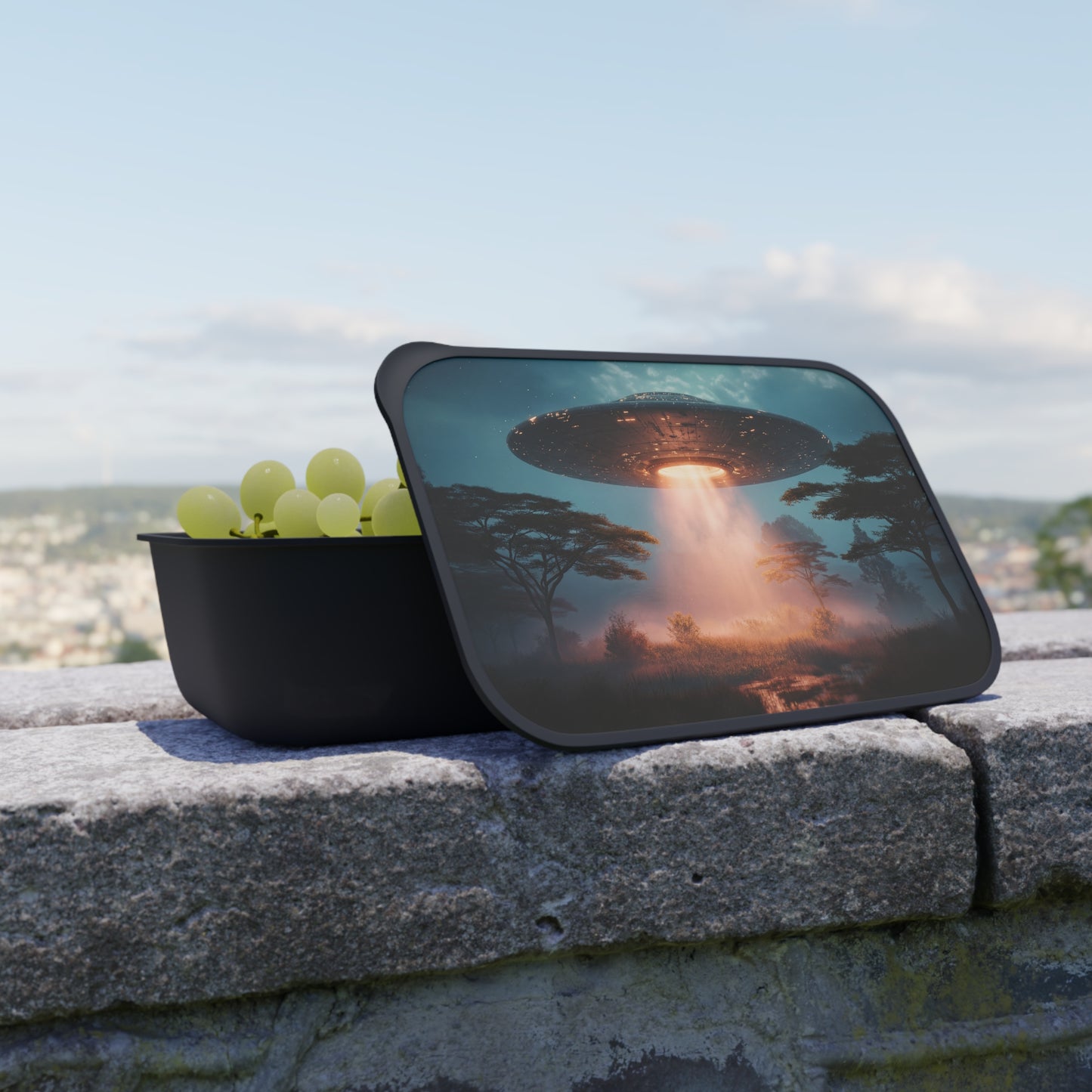 Celestial Saucer PLA Bento Box with Band and Utensils – Twilight Arrival Over Savannah