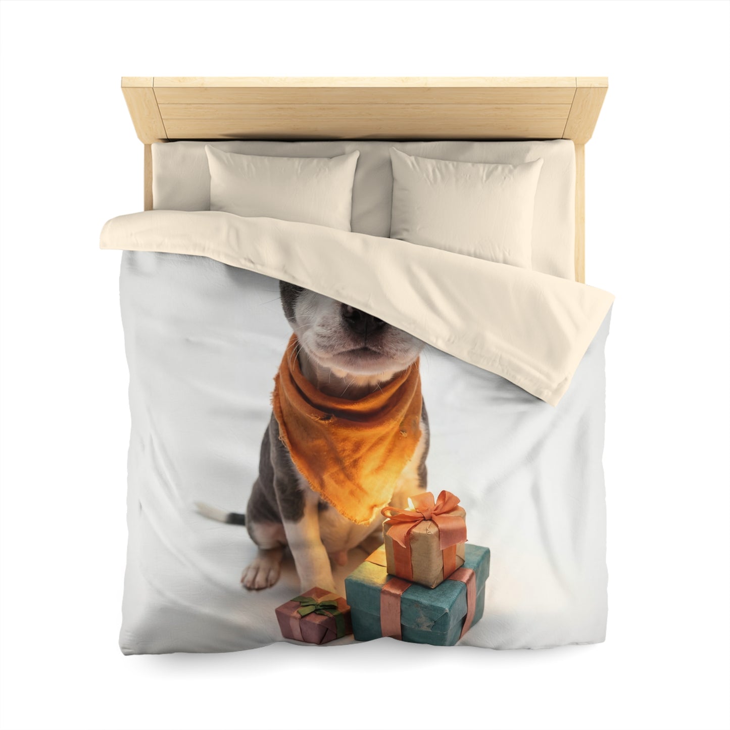Tiny Gift-Giver Microfiber Duvet Cover – Warm Orange Bandana & Wrapped Presents