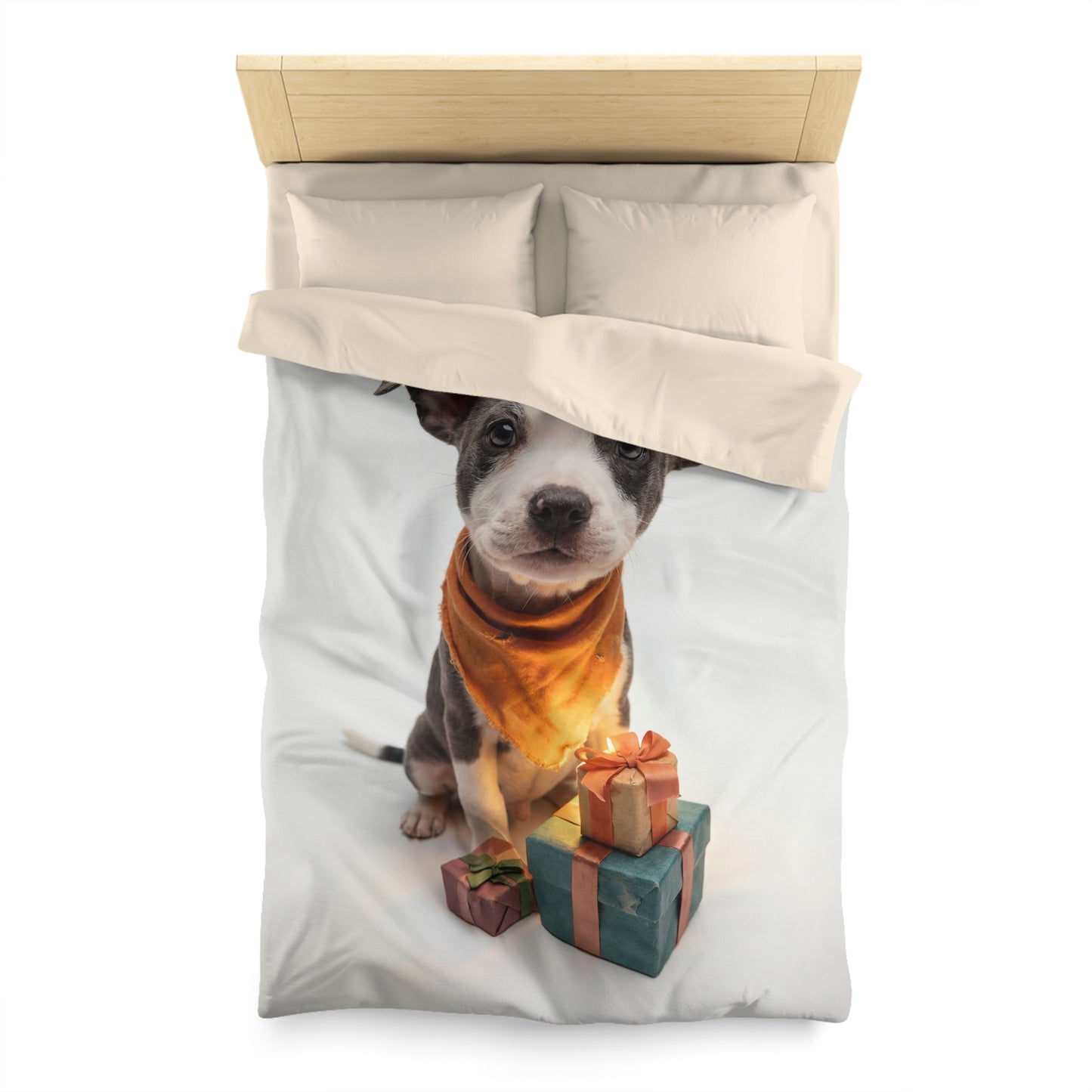 Tiny Gift-Giver Microfiber Duvet Cover – Warm Orange Bandana & Wrapped Presents