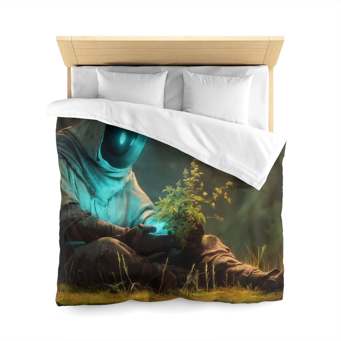 Forest Sentinel Microfiber Duvet Cover – Glowing Eye in the Twilight Grove