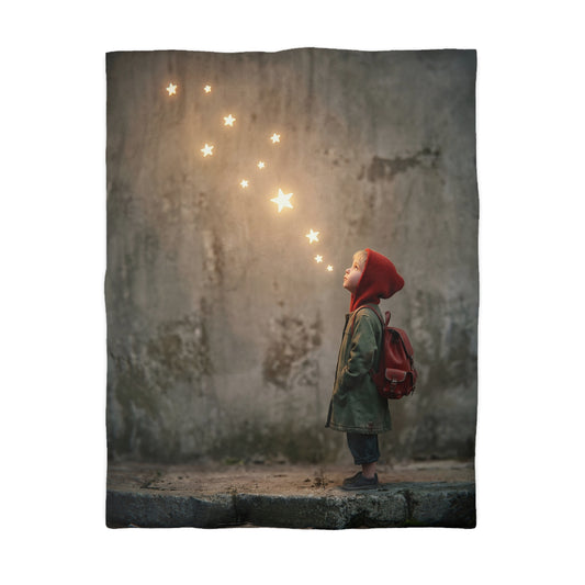 Star-Seeking Child Microfiber Duvet Cover – Warm Glow Against Weathered Stone